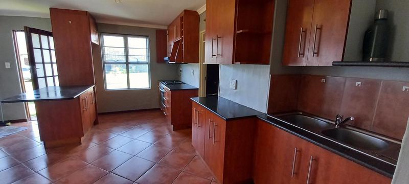 To Let 3 Bedroom Property for Rent in Gordons Bay Western Cape